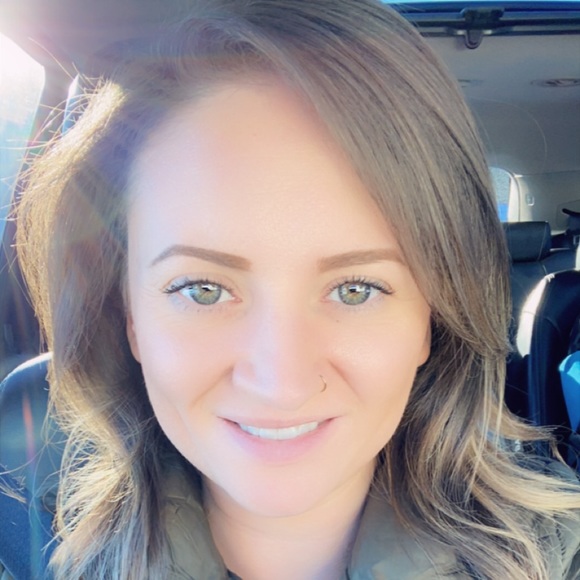 Meet your Posher, Kathleen - Picture 2 of 5